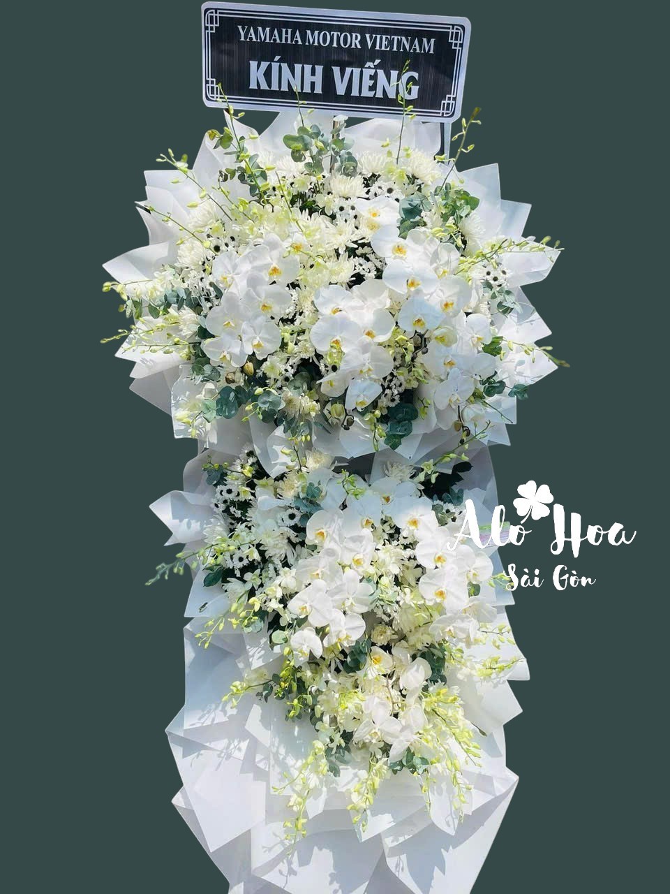 Kệ Hoa Chia Buồn Thanh Lịch